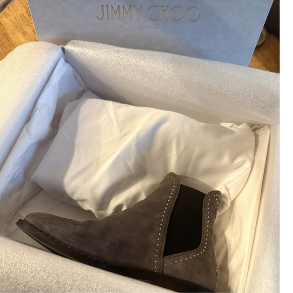 Jimmy Choo 6.5 Suede Studded Merril Chelsea Ankle Boots Pull on BOX Flat Gray - Picture 4 of 8